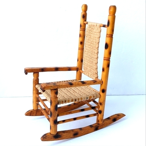 Vintage doll rocking chair - Picture 1 of 7
